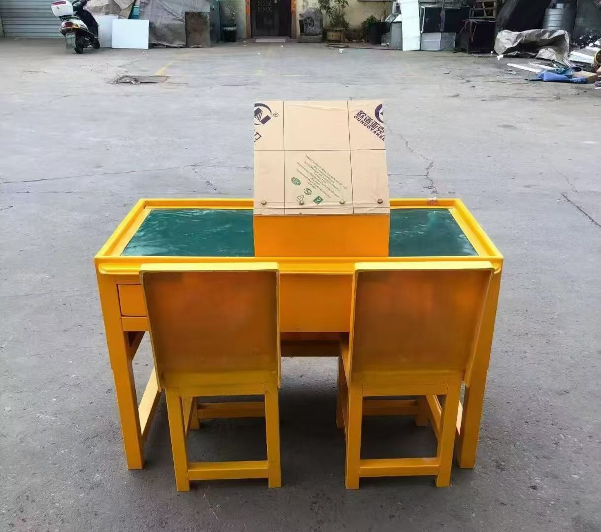汉中防静电导通桌井下煤矿火工品发放桌：危险品流转的安全守护者